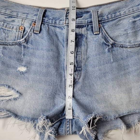 Levi's 501 Shorts Button Fly Frayed Hem 26 - Picture 10 of 12